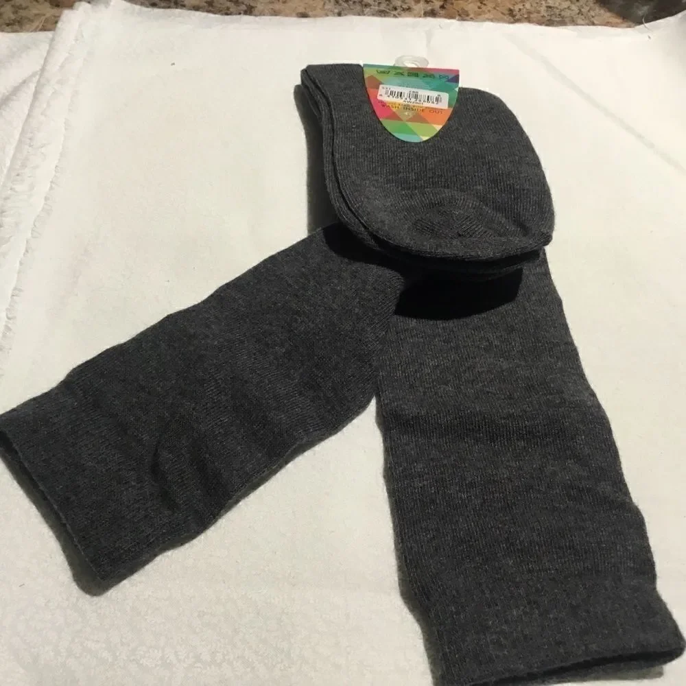 SALE. BUY  5/$10 and save.NWT. Girls Knee Socks Grey Sz 8.